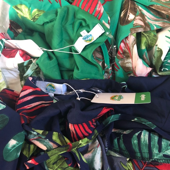 Flowy Jumpsuit monstera open back wide leg - Picture 7 of 7